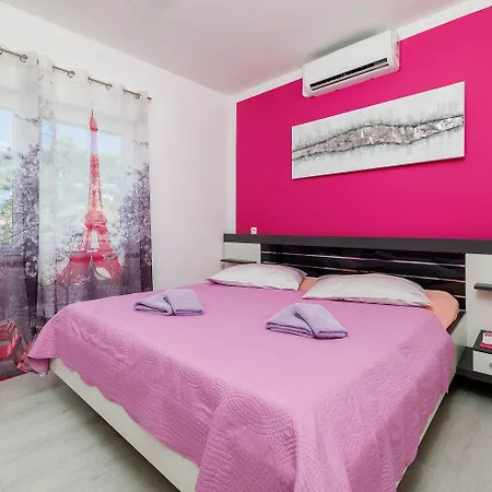 Modernes Nur 300 Meter Zum Mit Meerblick, Waschmaschine, Trockner, Grill Apartment Novi Vinodolski