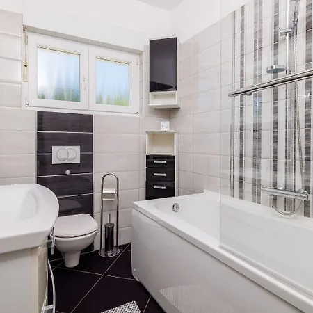 Apartment Modernes Nur 300 Meter Zum Mit Meerblick, Waschmaschine, Trockner, Grill *