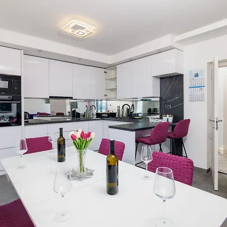 Apartment Modernes Nur 300 Meter Zum Mit Meerblick, Waschmaschine, Trockner, Grill Novi Vinodolski