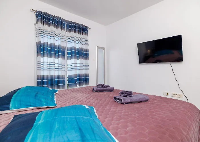 Modernes Nur 300 Meter Zum Mit Meerblick, Waschmaschine, Trockner, Grill Apartament Novi Vinodolski